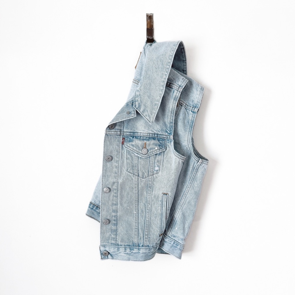 Levi’s Vest - Picture 2 of 2